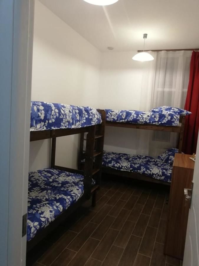Хостелы Vintage Downtown Hostel Брашов