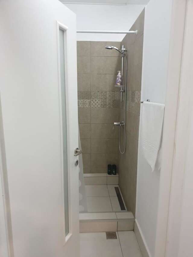 Хостелы Vintage Downtown Hostel Брашов-6